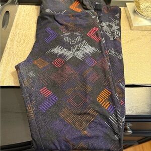 LuLaRoe patterned leggings OS